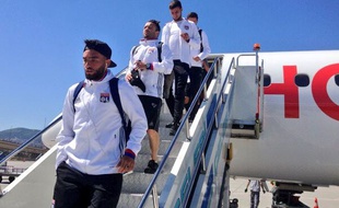 L'arrivée des joueurs de l'OL à Istanbul vendredi, postée sur le compte Twitter du club.