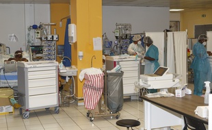 L'ancien réfectoire du CHU de Pointe à Pitre a été transformé en salle de réanimation pendant la deuxième vague du COVID-19 en Guadeloupe.