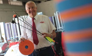 Jean-Michel Laporte, le PDG du groupe Laporte dans son usine de Biot (Alpes-Maritimes)