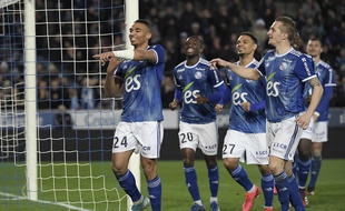 C'est assez rare alors Alexander Djiku fête son but comme il se doit !