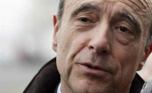 Alain Juppé, ministre des Affaires étrangères de 1993 à 1995, met en garde contre "les amalgames de la repentance ou les compromissions de la +realpolitik+", en réponse aux déclarations du chef du quai d'Orsay Bernard Kouchner évoquant "une faute politique" de la France au Rwanda.