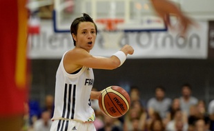 Céline Dumerc lors de France-Montenegro en préparation à l'Eurobasket en République Tchèque, le 2 juin 2017.