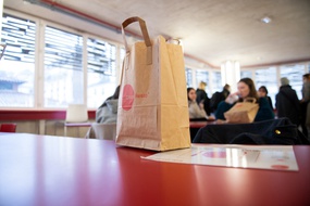 Illustration panier repas étudiant