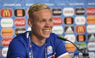 Kolbeinn Sigthorsson tout sourire. C'était le 17 juin 2016 pendant l'Euro en France...