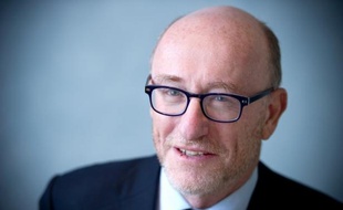 Le président de la Licra, Alain Jakubowicz, a estimé lundi que "l'ensemble de nos concitoyens" étaient "visés" par la fusillade qui a fait quatre morts, dont trois enfants, devant un collège juif à Toulouse, et appelé à une "cohésion sociale" des Français autour de ce drame.