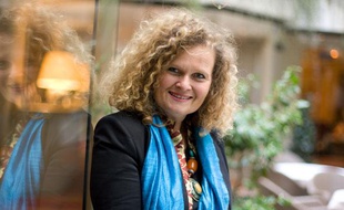 Sylvie Brunel, auteure de "Manuel de guérilla à l'usage des femmes" aux éditions Grasset, et ex-femme du ministre de l'Immigration Eric Besson, le 14 octobre 2009, à Paris.