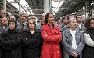 Le 25 mars, Ségolène Royal visite l'usine de Heuliez à Cerisay.