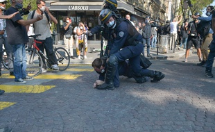 La proposition de loi restreint notamment la diffusion d’images des agents des forces de sécurité dans l’exercice de leur fonction