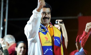 Après sept premiers mois délicats, le président vénézuélien Nicolas Maduro est parvenu dimanche à passer son premier test électoral lors des municipales en maintenant la domination de son parti dans une grande partie des villes du pays.