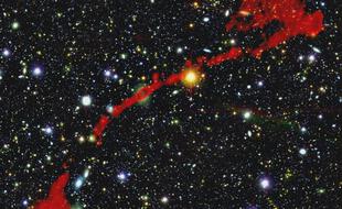 Une des deux radiogalaxies géantes trouvées avec le télescope MeerKAT
