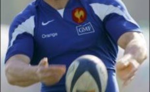 Le pilier du Stade Français (Top 14) Pieter De Villiers, victime d'une déchirure au mollet gauche, sera absent jusqu'à la fin de la saison, a confirmé le club sur son site internet.