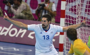 Au terme d'une finale extrêmement défensive, les handballeurs français ont conservé, malgré une petite frayeur en fin de match, leur titre olympique, en battant la Suède 22 à 21 (mi-temps: 10-8), dimanche à Londres.