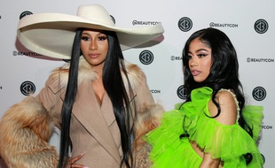 La rappeuse Cardi B et sa sœur, Hennessy Carolina.