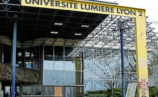 La victime étudiait à Bron.