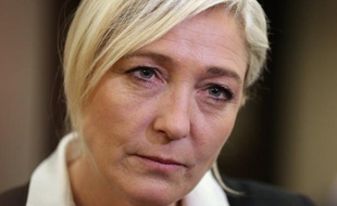 La présidente du Front national, Marine Le Pen, a affirmé mardi que son parti "(n'appelait) pas à manifester" ce dimanche contre le mariage homosexuel, alors que le mouvement aura pourtant une délégation au sein du cortège et que bon nombre de ses cadres défileront.