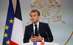 Lors d'un discours à destination des Harkis, Emmanuel Macron s'est excusé au nom de la France ce lundi 20 septembre 2021.