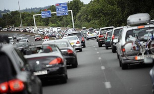 Des embouteillages sur l'A7 le 23 juillet 2011.