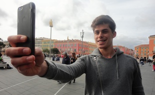 Détenteur du record du plus grand selfie du monde, le Niçois Tom Bittmann veut battre celui de la plus grande chaîne de selfies.