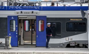 Un train en gare Matabiau de Toulouse.