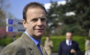Affaire Bettencourt: l'artiste François-Marie Banier, le 15 avril 2010 au tribunal de Nanterre.