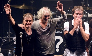 Les Insus (Jean-Louis Aubert, Louis Bertignac et Richard Kolinka), lors de leur concert à Lille, le 15 septembre 2015.