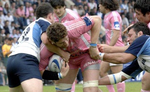 Le deuxième ligne du Stade Français, Pascal Papé (au centre), lors d'un match face à Castres, en mars 2008.