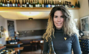 Lucie Jaulin dans le restaurant Les Chants d'avril à Nantes.