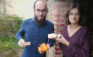 Simon et Mélanie Guyomarch lancent leur gamme de produits cosmétiques.