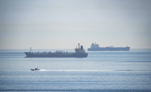 Un pétrolier en mer, illustration