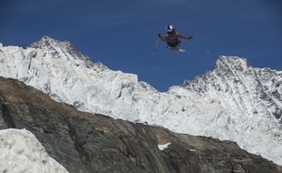 La championne du monde de slopestyle Tess Ledeux (15 ans), ici dans ses œuvres en Suisse le mois dernier.