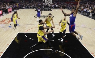 Kawhi Leonard, la recrue star des Clippers, a fait fort lors du premier match très attendu contre les Lakers, le 22 octobre 2019 à Los Angeles.