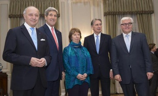 De GàD: Laurent Fabius, John Kerry, Catherine Ashton, Philip Hammond et Frank-Walter Steinmeier le 23 novembre 2014 à Vienne