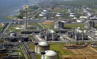 La restructuration du secteur pétrolier annoncée depuis 2008 au Nigeria, premier producteur africain de brut, a connu de nombreux atermoiements qui ont ralenti les investissements, mais le gouvernement propose une réforme radicale qui pourrait cette fois aboutir.