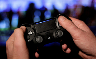 La coupe eFoot 31, organisée par le district de Haute-Garonne, se dispute sur PS4. Illustration.