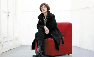 Le roman d'Emmanuelle Pireyre, « Féérie générale », est paru à la rentrée.