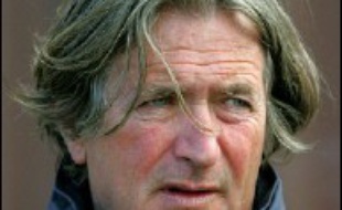 Olivier de Kersauson, en passe de battre le record de la traversée de l'océan Pacifique à la voile d'est en ouest, entre San Francisco (Etats-Unis) et Yokohama (Japon), approchait mardi du but, poussé par une "météo caractérielle" après une progression laborieuse dans les calmes ces derniers jours.