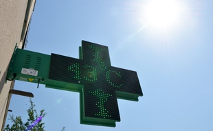 A Bourgoin-Jallieu (Isère), le thermomètre a dépassé les 40 °C vendredi.