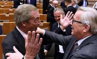 Le président de Parti de l'Indépendance du Royaume Uni (UKIP), militant du Brexit, rencontre le président de la Commission européenne Jean-Claude Juncker à Bruxelles le 28 juin 2016