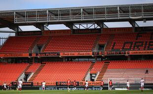 Illustration du stade du Moustoir lors d'un match de préparation du FC Lorient.