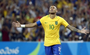 Neymar fête la victoire du Brésil aux JO le 20 août 2016.