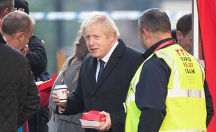 Boris Johnson sur les lieux de l'attaque