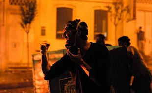 Au troisième jour de leur mouvement, les manifestants turcs ont maintenu dimanche la pression sur le gouvernement de Recep Tayyip Erdogan en occupant la place Taksim d'Istanbul, tandis que de nouveaux incidents ont éclaté dans la capitale Ankara.