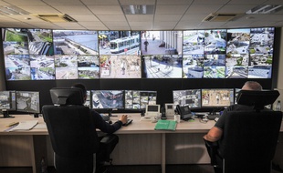 Au sein du centre de supervision urbain de Nantes métropole.