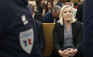 Marine Le Pen au tribunal correctionnel de Lyon, le 20 octobre 2015