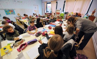 Le décret réformant l'évaluation des enseignants, très critiqué par les syndicats et publié in extremis par le gouvernement de droite au lendemain de la victoire de François Hollande, a été abrogé le 27 août, selon le Journal officiel de mercredi.