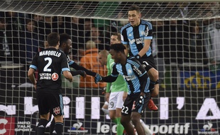 Christophe Galtier a souligné l'opportunisme de Michy Batshuayi, ici félicité par ses partenaires suite à son but à Saint-Etienne.