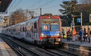 Un homme armé d'un couteau a été abattu après s'être montré menaçant envers des passagers et des enfants à la gare d'Ermont-Eaubonne (Val-d'Oise).