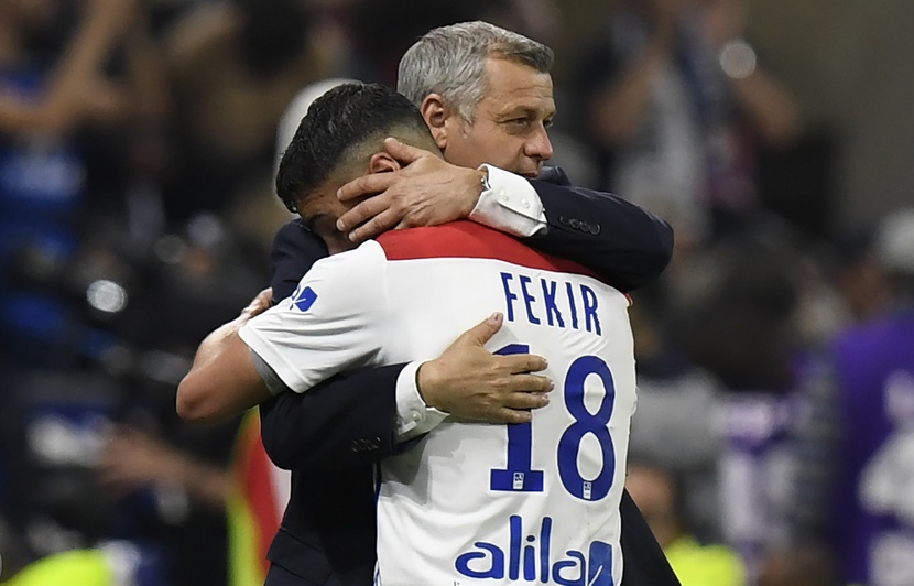 L’attribut alt de cette image est vide, son nom de fichier est 830x532_tres-compliquee-2016-2017-relation-entre-bruno-genesio-capitaine-nabil-fekir-reussites-majeures-saison-lyonnaise.jpg.
