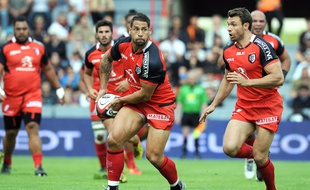 L'ouvreur toulousain Luke McAlister lors du match de Top 14 face à Clermont, le 29 mai 2016 au stade Ernest-Wallon de Toulouse.