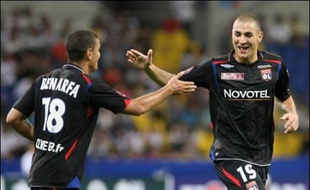 Parmi les jeunes pousses écloses la saison passée, Michel Hidalgo voit bien Benzema s'épanouir. "Il n'est pas considéré comme un buteur, mais à Lyon ils vont essayer de le maintenir en pointe", analyse-t-il.